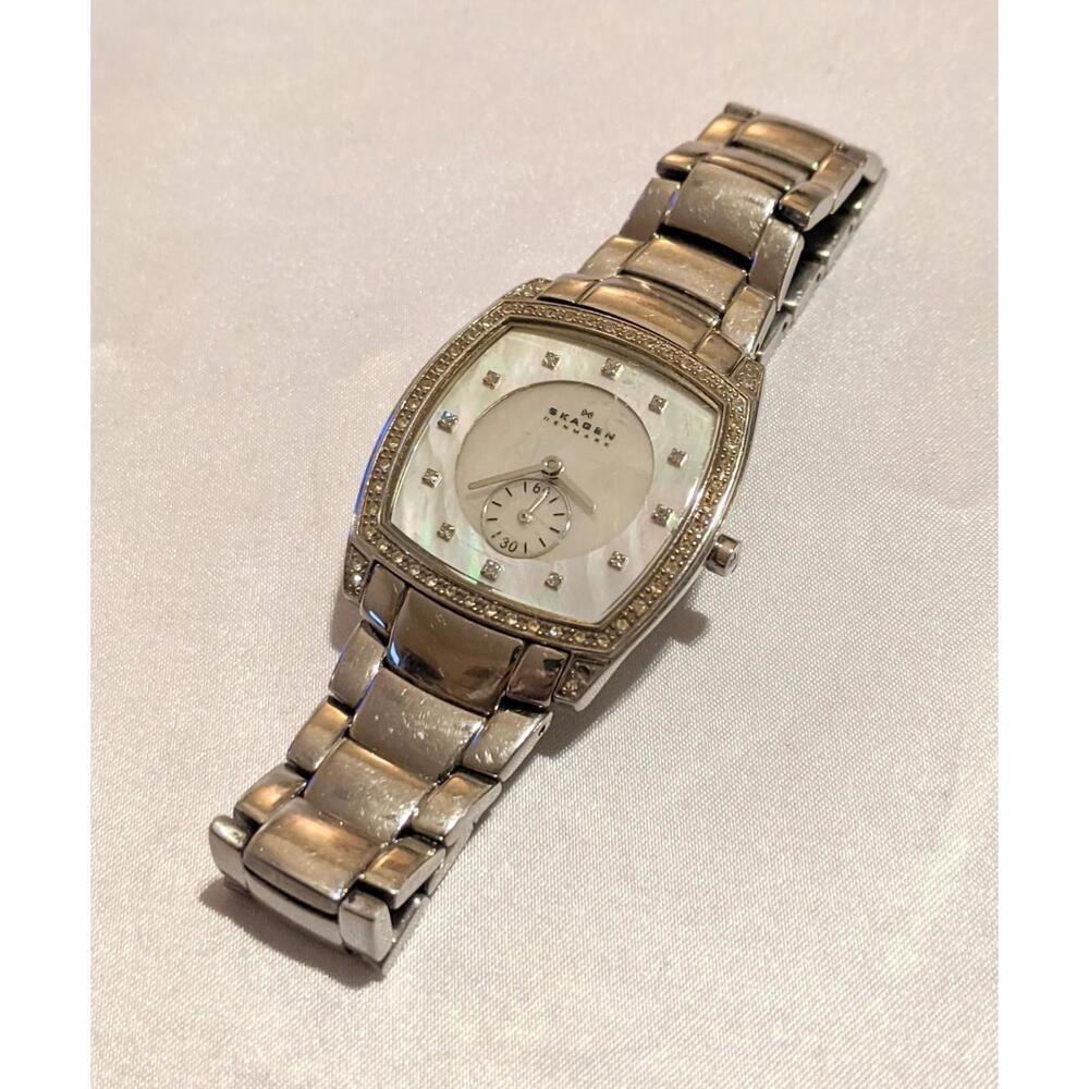 Skagen Glitz Women's Silver Tone MOP Dial Swarovski Crystal Dress Watch 961SSX